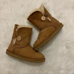UGG Women’s Size 8 Bailey Button Sheepskin Boots